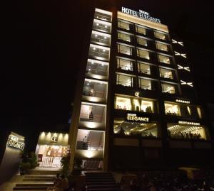Hotel Grand Elegance