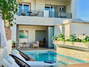 Beachfront Villa Anatoli Sidari with private heated pool by DadoVillas