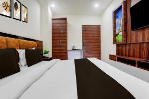 Super Townhouse Bela Road Varanasi City Railway Station Formerly Srijan Grand