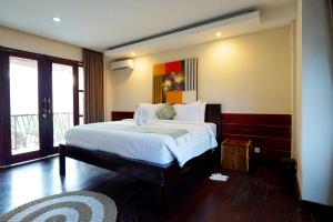 6 Bedrooms with Private Pool - Twin Villa Pengiyasan