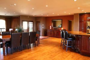 Magical, Private, High-End, Mountain-Top Estate