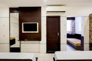 Super Collection O Chidambaram Stadium Formerly Hotel Admire Suit