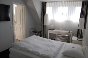 Budget Single Room room in Hotel & Restaurant Schönau