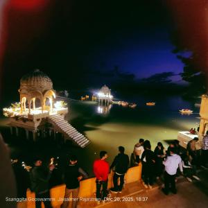 Luckypriya stay by lake