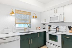 Cocoa Beach Club 206