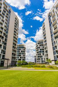 Ellipse Waterfall Premium Apartments - Cream