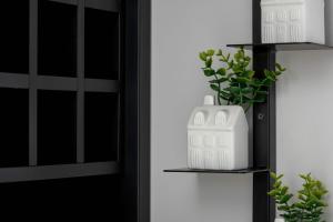 Unique One Bedroom Apartment with Balcony in Rzeszów by Noclegi Renters