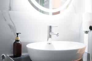 Central Nest near Acropolis