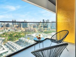 Premium 2BD with Balcony Pool & Gym