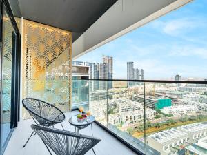 Premium 2BD with Balcony Pool & Gym