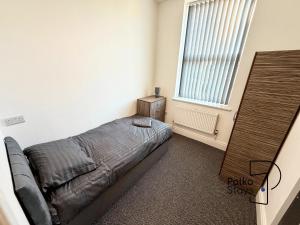 Comfy Ormskirk Family Stay by PolkaStays