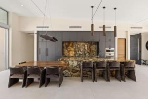 Villa Palms Signature Estate