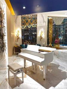 Premium Studio Burj Khalifa & Canal View