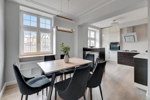 Mariacka VI - Charming View & Heart of the Old Town by Downtown Apartments