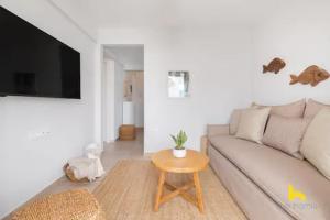 Rooftop Hideaway w Large Private Patio near Metro