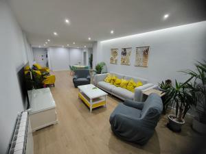 Amplio y moderno piso de 4 habitaciones y terraza