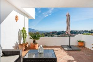 Comfy 2BR, 2Bathroom, Parking, Pool, Sea Views, Elviria Alta
