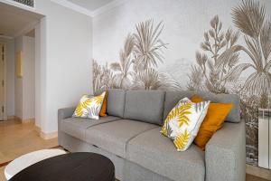 Renovated in 2024 - Apartment with Pool and Parking