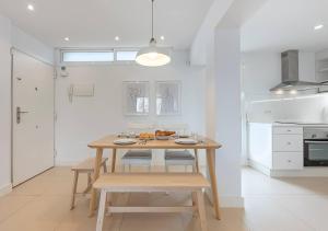 Bright Apartment Close to the Sea