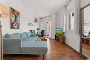 Gorgeous 3 Br Apart with Sea Views, Pool