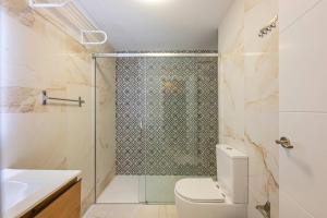 Studio with Sea Views, Pool, Parking and Tennis Court