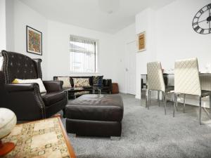 Rodney Place By N And N stays Ltd, Contractor& Worker Accommodation, Huge Long stays Deals available, Close to Beach and Local Amenities, Wifi