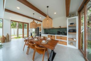 Luxury villa Kupu Kupu, 160m from beach