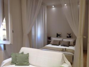 White Apartment in San Giovanni