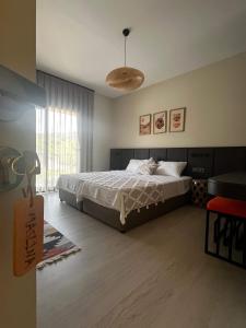 Urlivia Zeytin Bahçesi