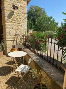 La Rochère - Hamlet with swimming pool in Gordes