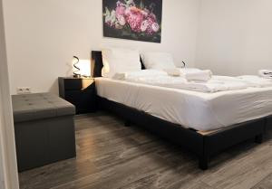 Apartments with Balcony & Parking - APOLONIAliving