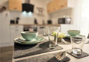 Apartments with Balcony & Parking - APOLONIAliving