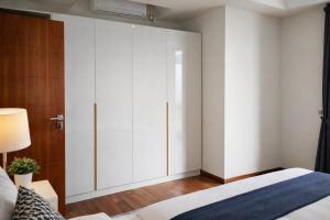Luxury Seaview Penthouse with Private Balcony in dehiwala