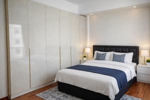 Luxury Seaview Penthouse with Private Balcony in dehiwala