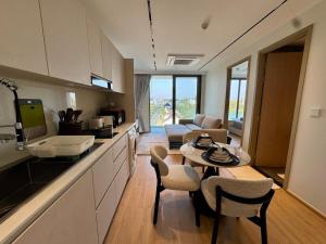 1 bedroom lake view unit walk to EDC