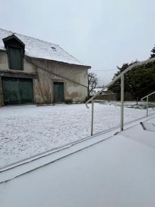 Les Glycines 23300