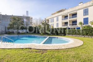 Apartamento céntrico con piscina y aparcamiento