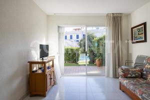 Apartamento céntrico con piscina y aparcamiento