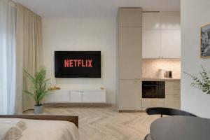 Granaria Calm & Elegant Studio - Prime Location & Bathtub by Downtown Apartments