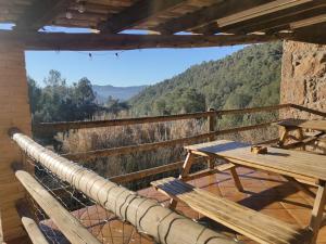 Large rural house with outdoor pool 1 hour from Barcelona