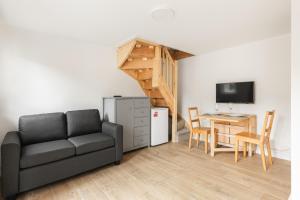 New! Charming Split-Level Studio in Wimbledon