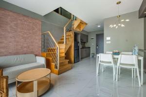 Medan Modern Stay 2BR - Close to Malls & Center