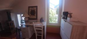 Beautiful apartment in Provençal residence with garden and WiFi
