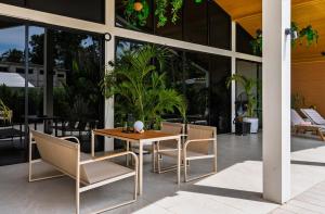 Stylish 2BR villa with Pool, Srithanu, 5min to the beach