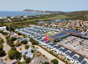 Boardwalk Hideaway 34 - Luxe 3BD Seaside Villa