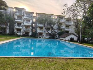 Whispers on the Wall, Candolim