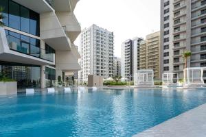 Stylish Stay with Plunge Pool & Scenic Pool View