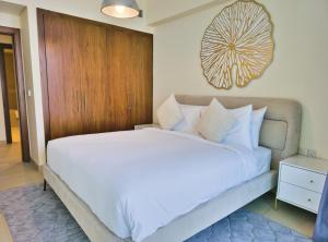 Burj Vista 3BR with Spectacular Views