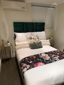 Accommodation Front - Stunning 2 Sleeper close to Cruise Terminal