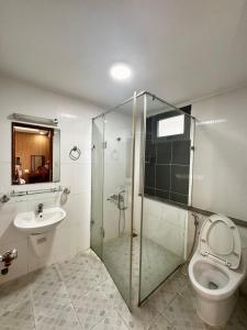 Quynh Giang Hotel - 10 minutes to Tan Son Nhat Airport